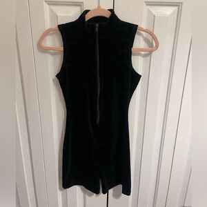 SKIMS LOGO VELOUR SHORT ONESIE